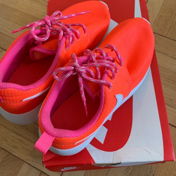 Neon orange Nike Roshe - Picture 5 of 5